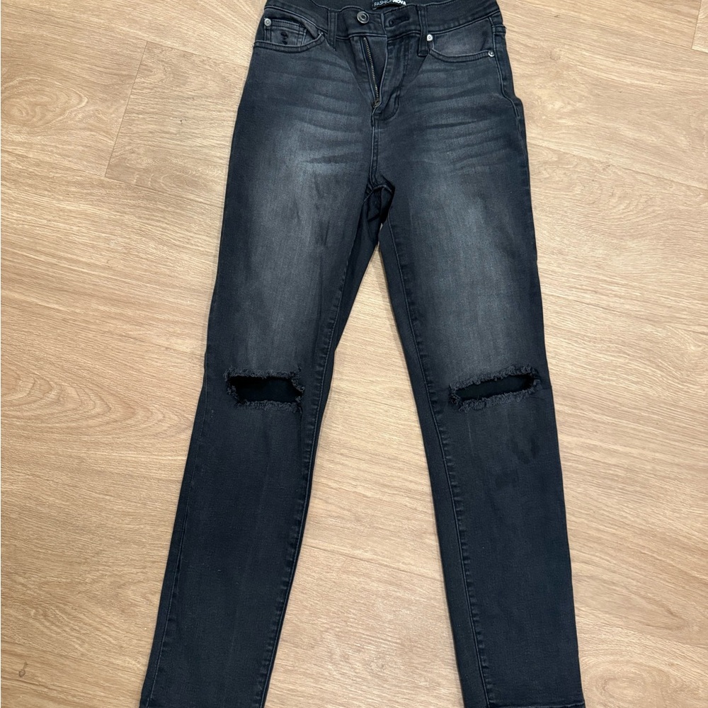Women's Black Distressed Jeans